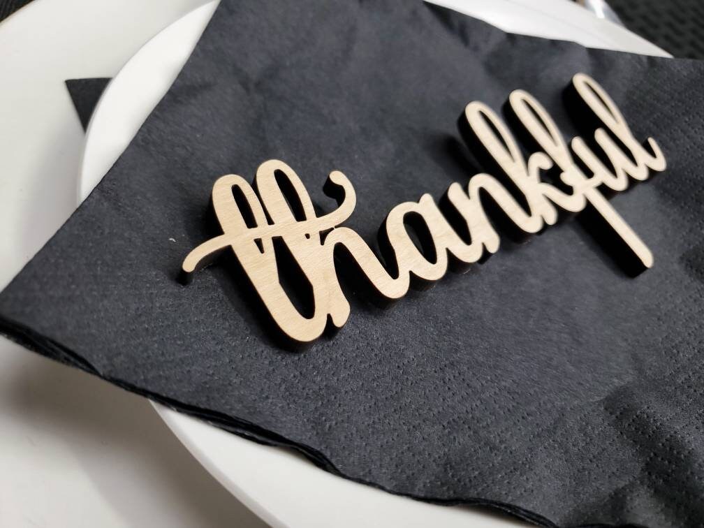 Thankful Place Cards, Thanksgiving Name Plates, Thankful Wooden Word, Holiday Decor, Thanksgiving Place settings, Small Wood Thankful Sign
