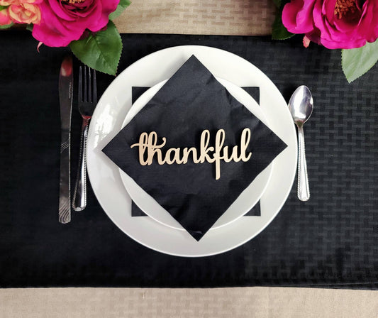 Thankful Place Cards, Thanksgiving Name Plates, Thankful Wooden Word, Holiday Decor, Thanksgiving Place settings, Small Wood Thankful Sign