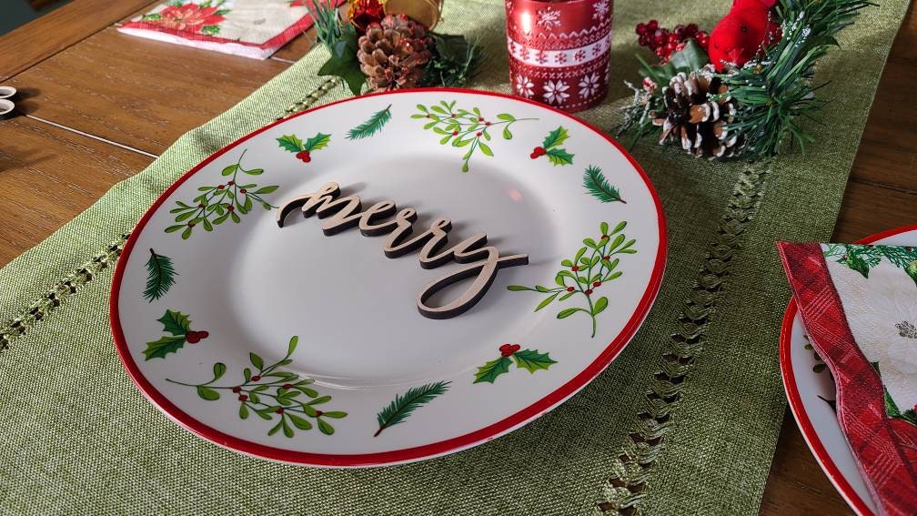Merry Place Cards, Christmas Plate cards, Christmas Wooden Word, Holiday Decor, Christmas Place settings, Small Wood Merry Sign