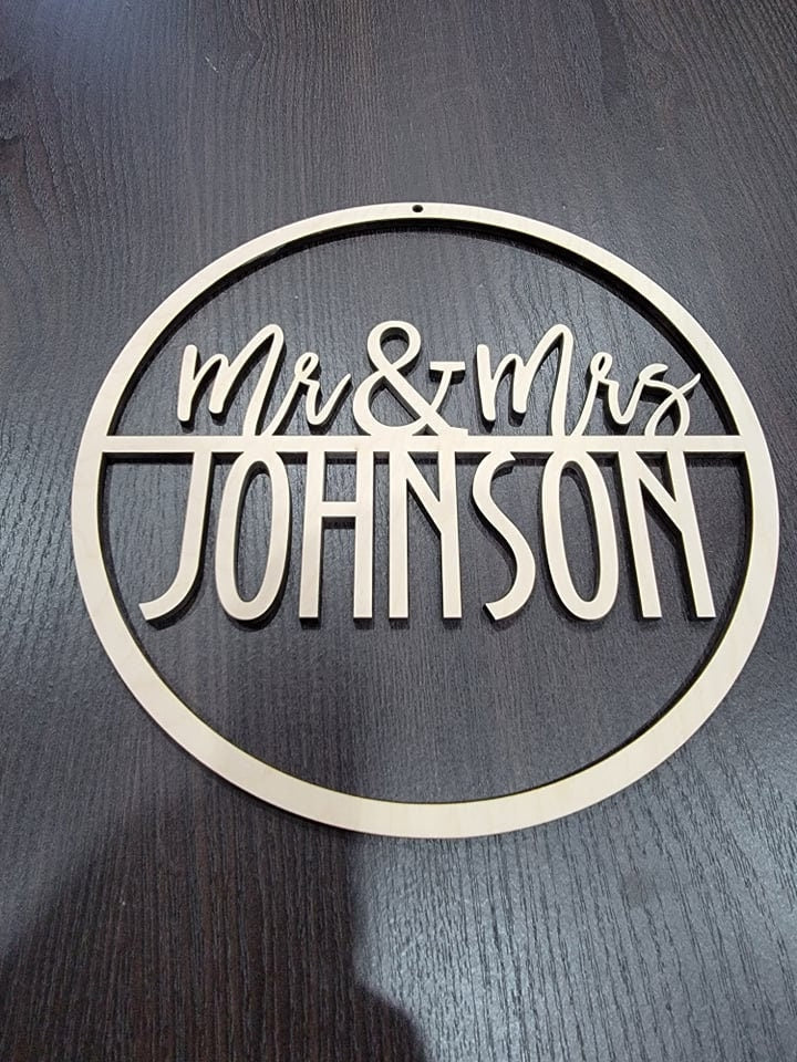 Custom Mr Mrs Sign, Family Last Name, Personalized Wedding Decor, Personalized Home Decor, Wedding Gift, Bridal Shower Gift, Round Name Sign