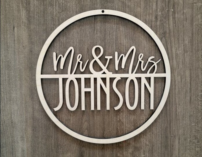Custom Mr Mrs Sign, Family Last Name, Personalized Wedding Decor, Personalized Home Decor, Wedding Gift, Bridal Shower Gift, Round Name Sign