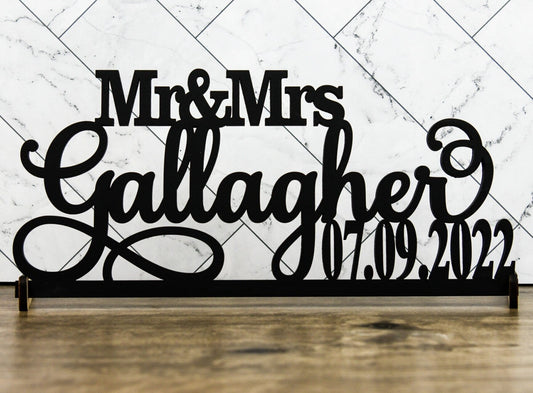 Mr and Mrs Sign with Date, Script Wedding Custom Name Sign, Script Mr & Mrs Wood Name, Personalized Name Sign, Mr Mrs Sweetheart Table Sign