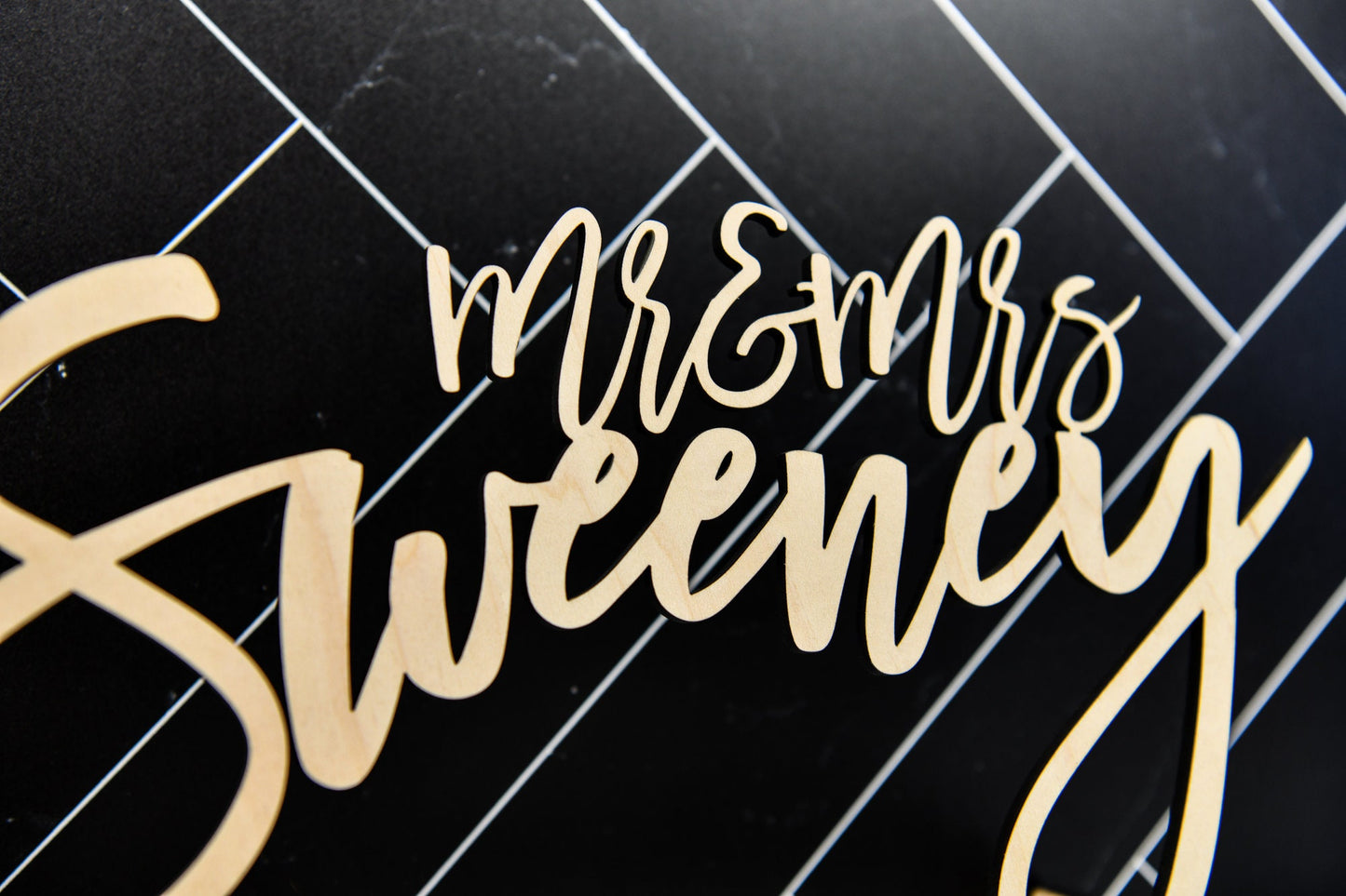 Mr & Mrs Sign, Custom Wedding Name sign, Script Mr and Mrs Surname, Personalized Last Name Sign, Sweetheart Table Sign Head Table Decor