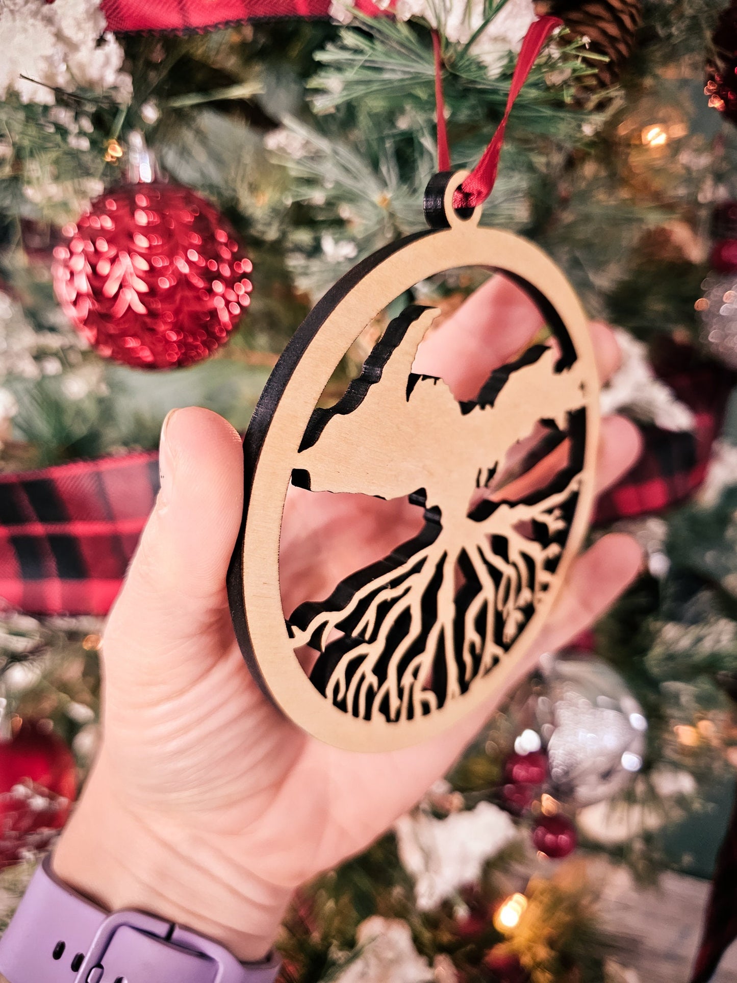 Yooper Roots Christmas Ornament, Wood Upper Peninsula of Michigan Wooden Ornament, Upper Michigan Round Xmas tree souvenir UP