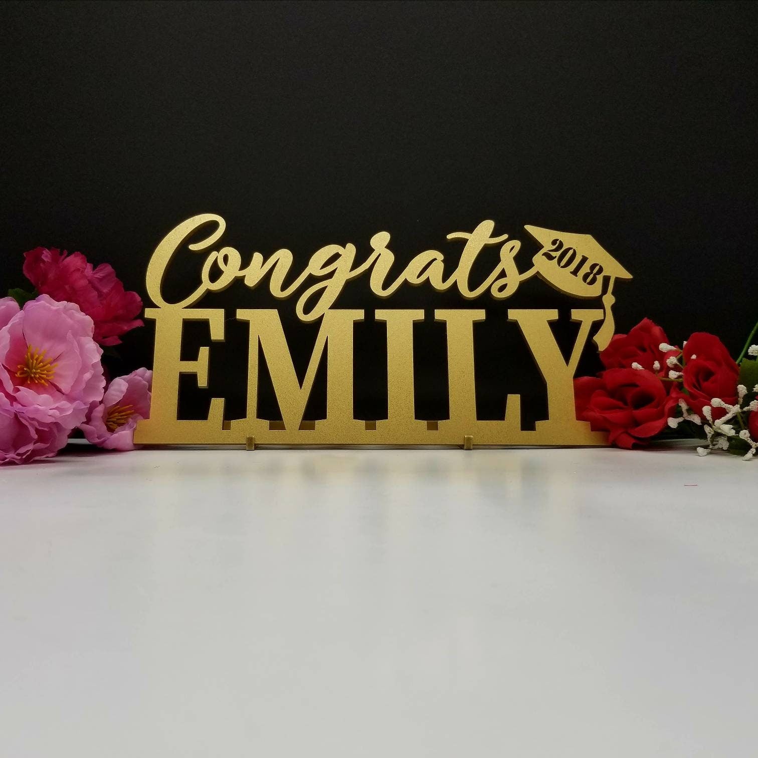 Class of 2024 Table sign with Custom Name + Congrats & 2024 graduation cap