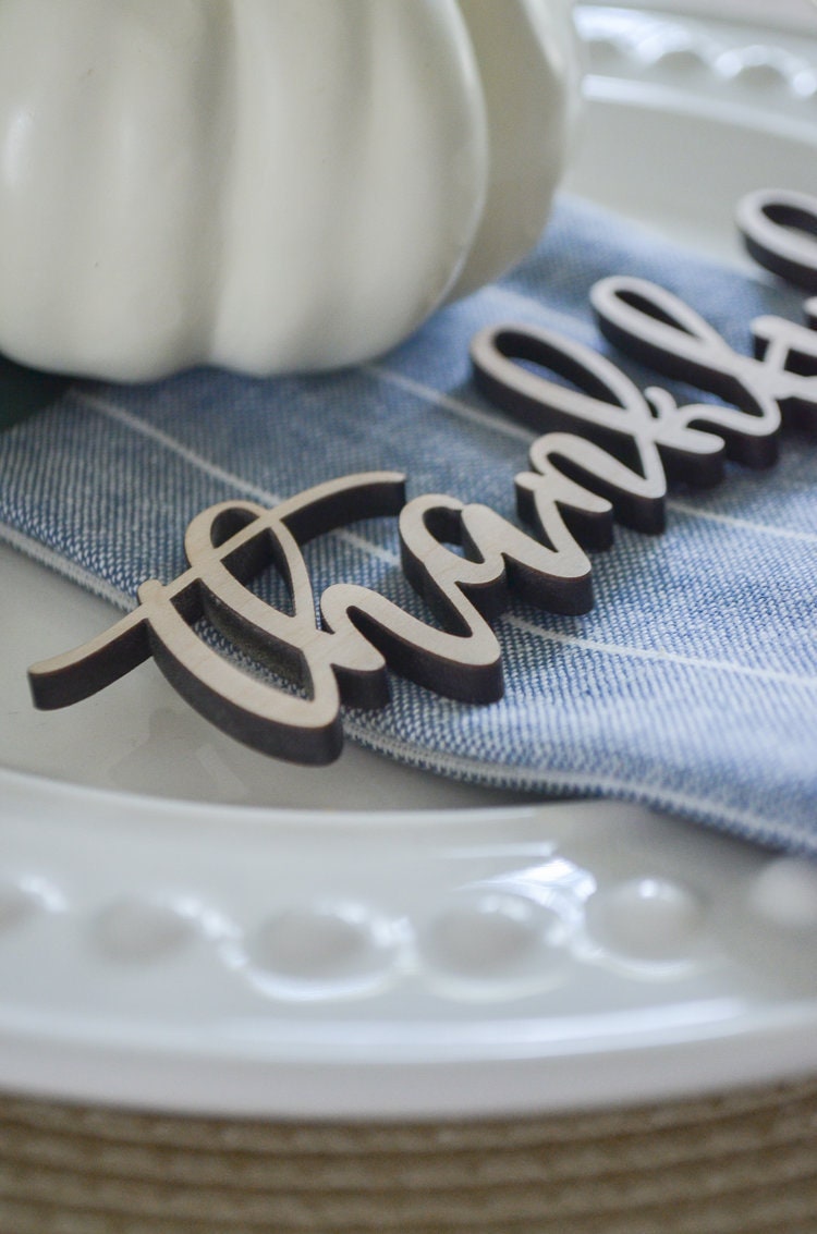 Thankful Place Cards, Thanksgiving Name Plates, Thankful Wooden Word, Holiday Decor, Thanksgiving Place settings, Small Wood Thankful Sign