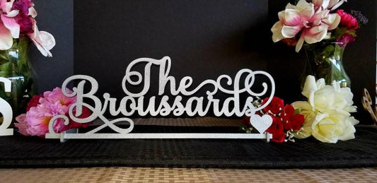 Custom Mr & Mrs Sign with heart, Custom Wedding Name sign, Script Mr Mrs Surname, Personalized Last Name Sign, Sweetheart table Sign Head Table Decor, various sizes and colors available