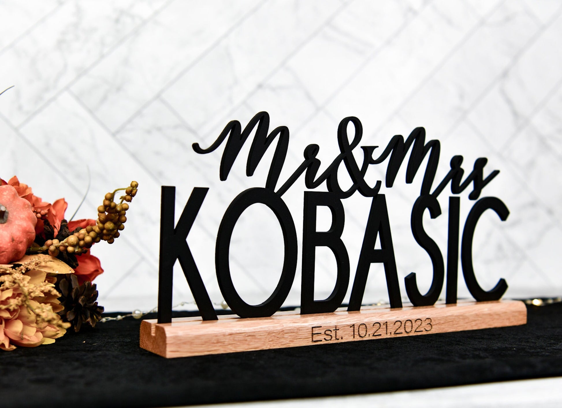Custom Wedding Sign with Name for Table, Standing, Unique Personalized Mr & Mrs Sweetheart Decor, Sleek, Modern, newlywed gift for couple