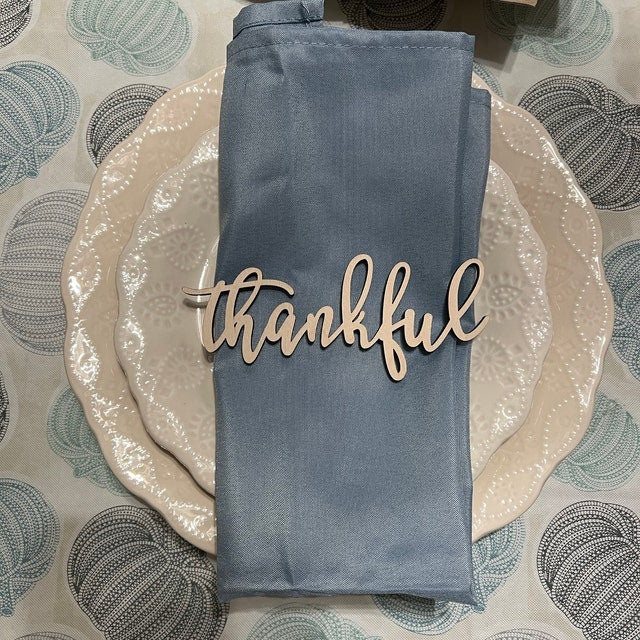 Thankful Place Cards, Thanksgiving Name Plates, Thankful Wooden Word, Holiday Decor, Thanksgiving Place settings, Small Wood Thankful Sign