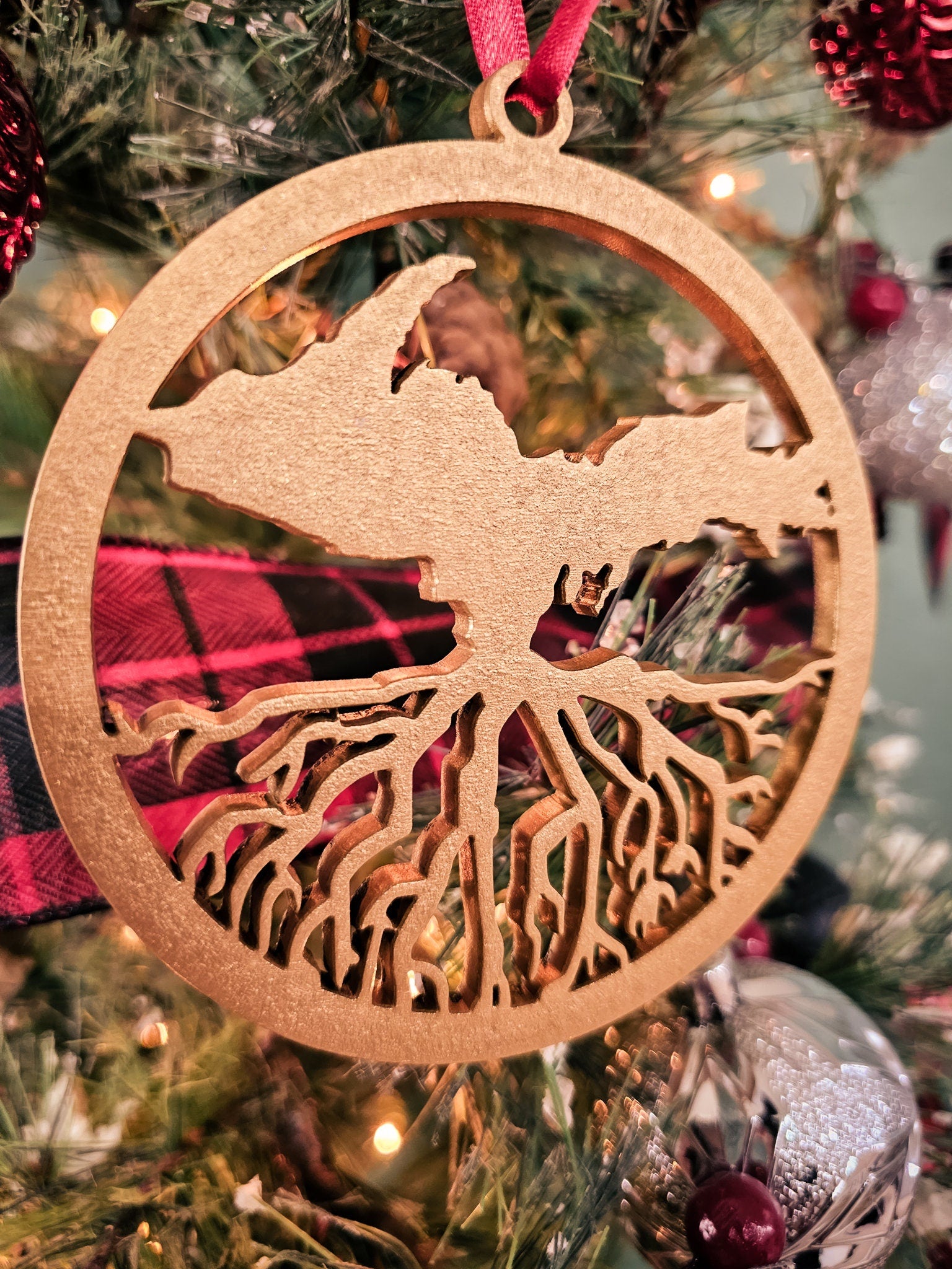 Yooper Roots Christmas Ornament, Wood Upper Peninsula of Michigan Wooden Ornament, Upper Michigan Round Xmas tree souvenir UP