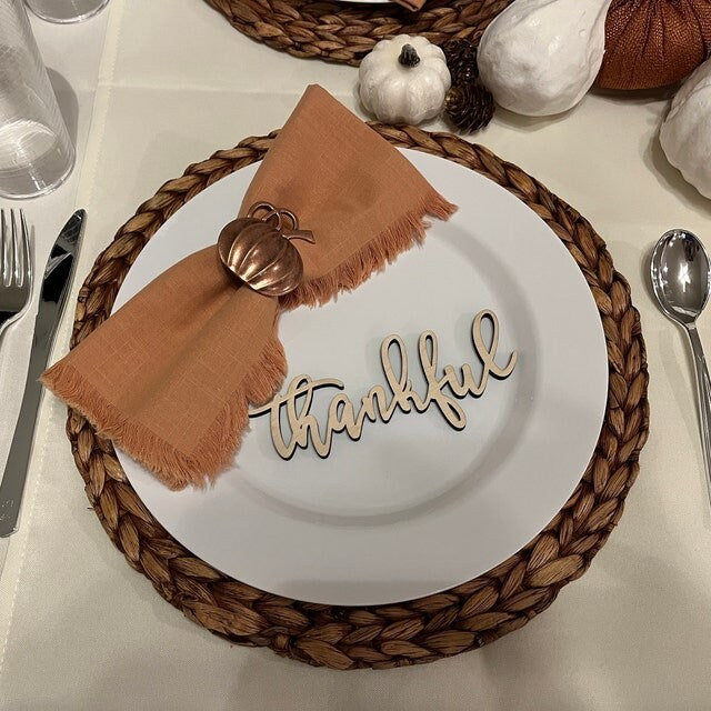 Thankful Place Cards, Thanksgiving Name Plates, Thankful Wooden Word, Holiday Decor, Thanksgiving Place settings, Small Wood Thankful Sign