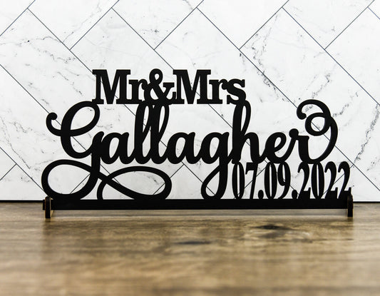 Custom Wedding sign with script Name & date, Personalized Mr & Mrs sign for Head table / Sweetheart Table Decor