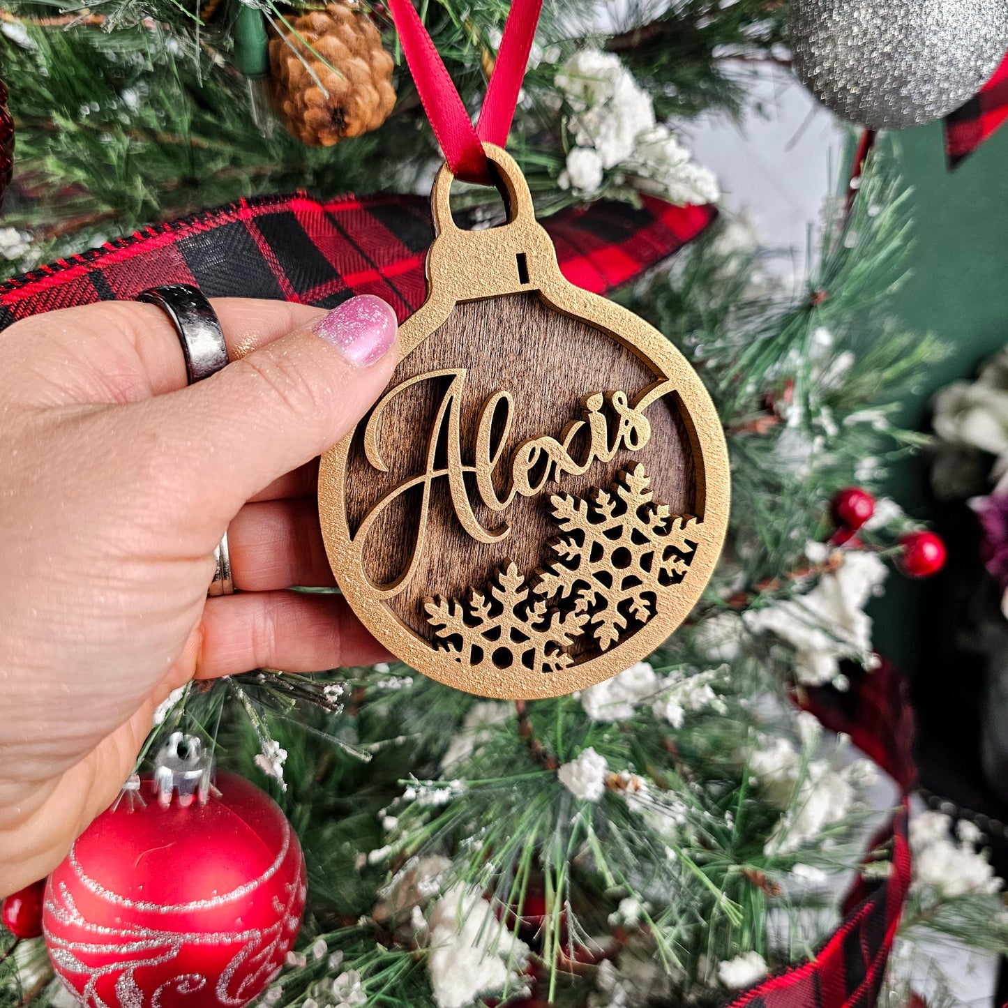 Custom Wooden Christmas Ornaments Personalized with Name, Stocking Name Tags Snowflake Wood Gift Tags, Christmas Stocking tags, Present