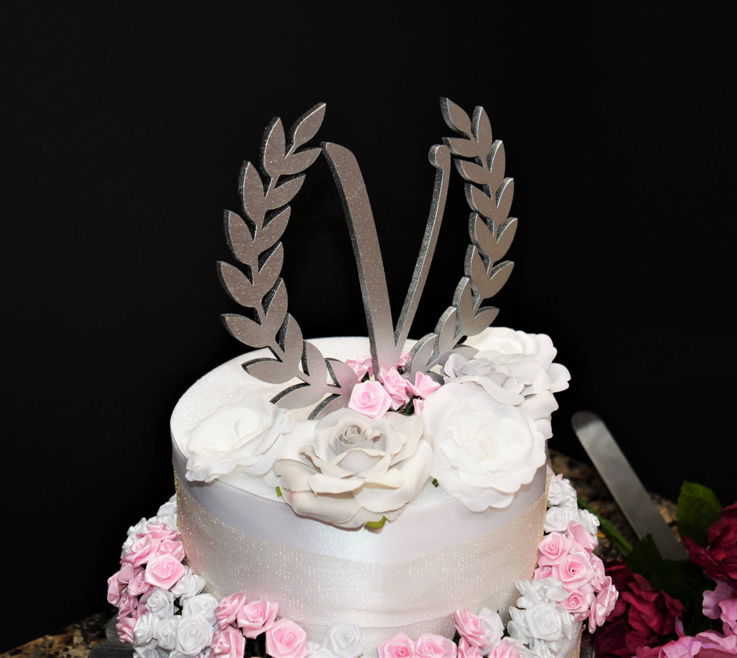Personalized Wedding Cake topper. Custom Monogram Cake Topper. Wood Initial Cake topper. Custom Wedding Cake Topper. Vine Wreath & Initial