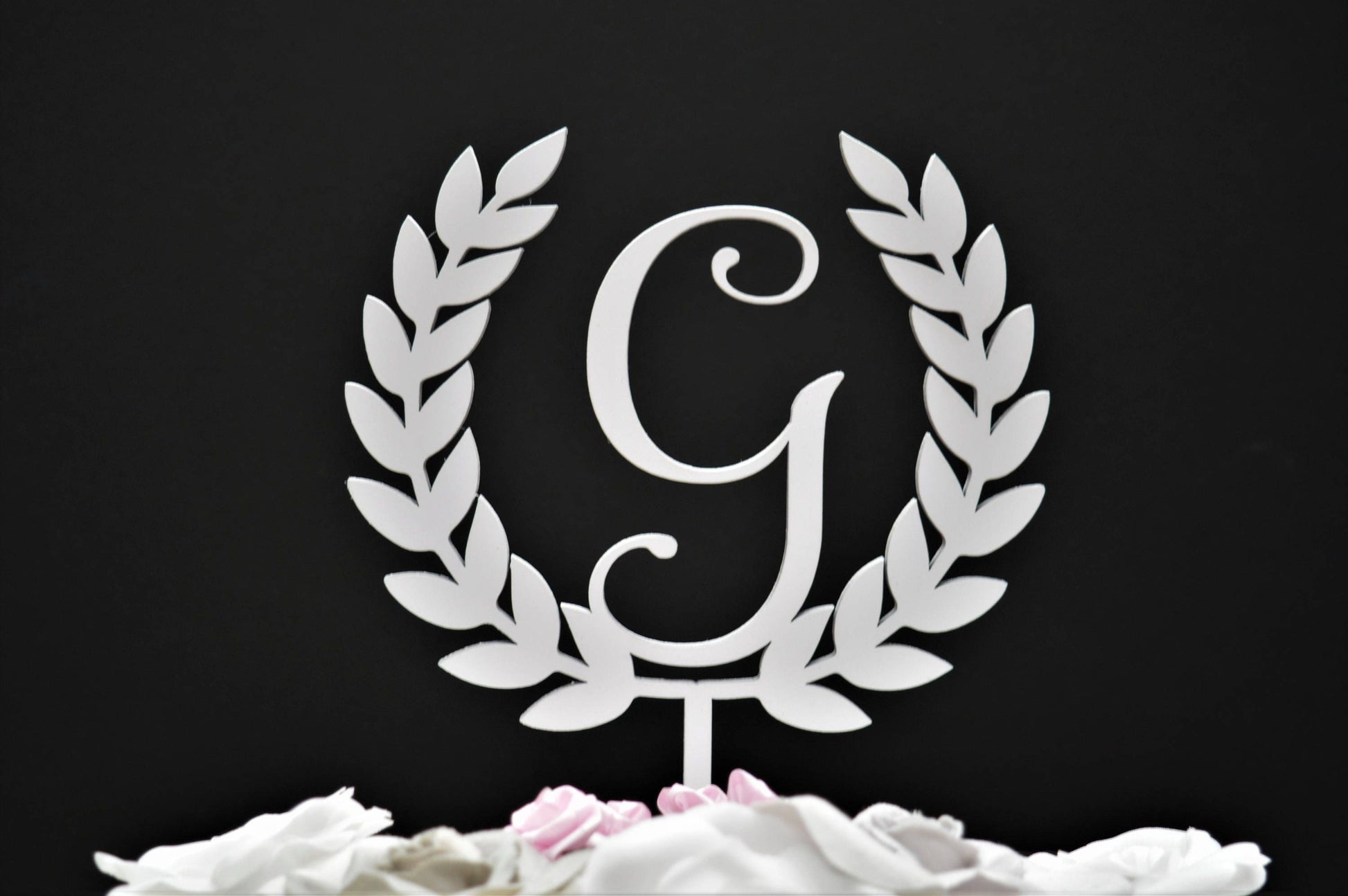 Personalized Wedding Cake topper. Custom Monogram Cake Topper. Wood Initial Cake topper. Custom Wedding Cake Topper. Vine Wreath & Initial