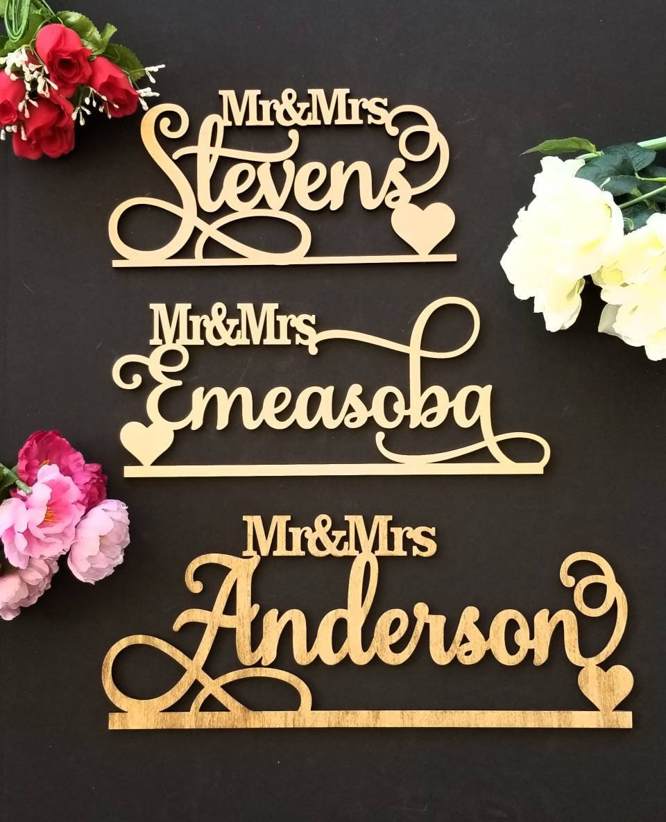 Mr and Mrs Sign with Date, Script Wedding Custom Name Sign, Script Mr & Mrs Wood Name, Personalized Name Sign, Mr Mrs Sweetheart Table Sign