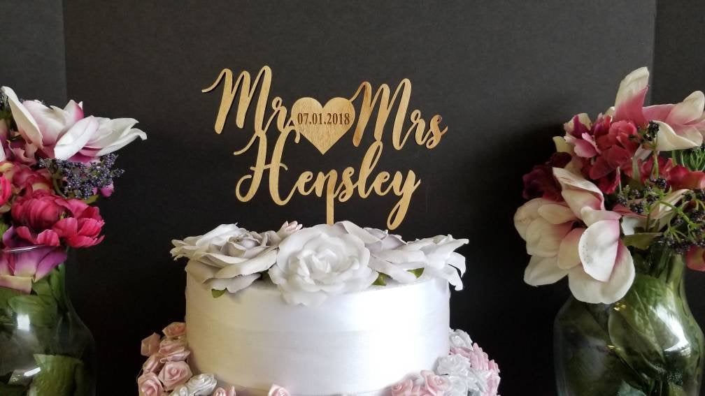 Wedding Cake topper. Custom Mr & Mrs Wedding Cake Topper Wood Wedding Cake topper Custom Wedding Cake Topper Custom Cake Topper with date