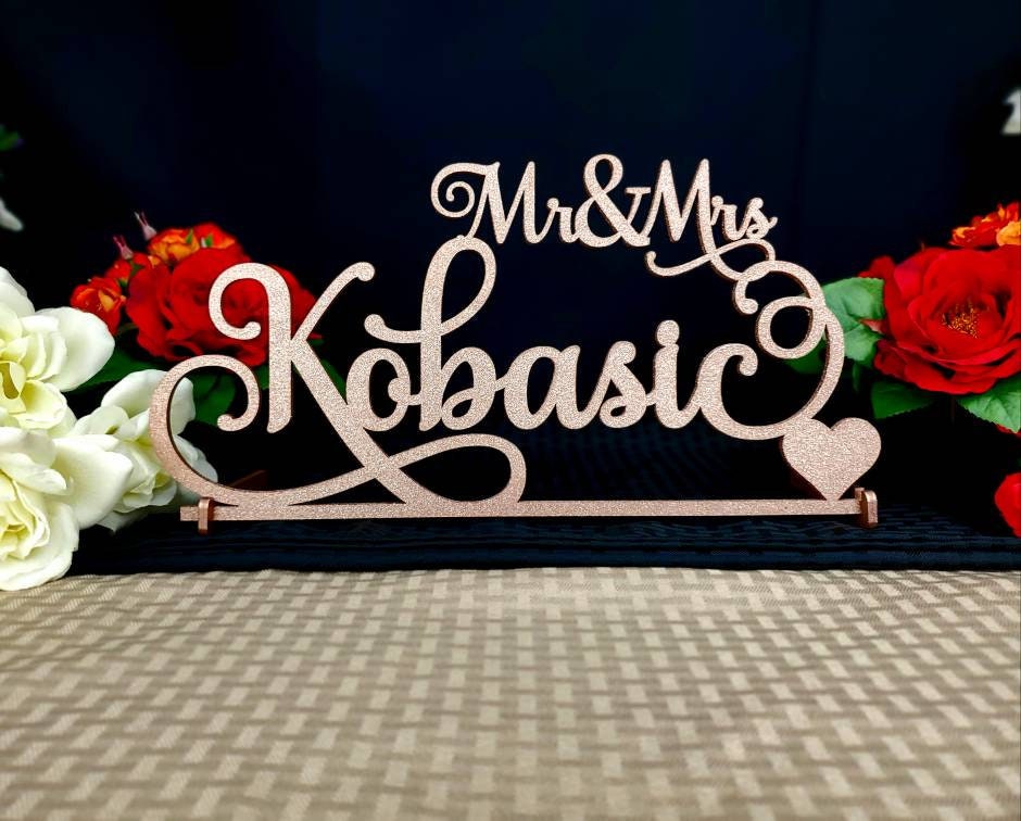 Mr & Mrs Sign - Custom Wedding Name sign - Script Mr and Mrs Surname - Personalized Last Name Sign - Sweetheart table Sign - Custom Deocr