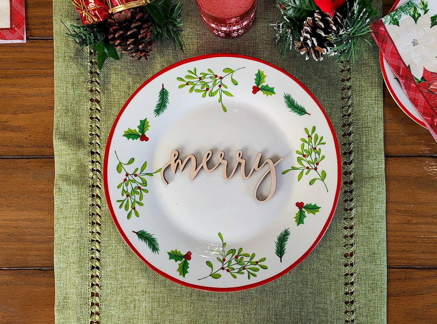 Merry Place Cards, Christmas Plate cards, Christmas Wooden Word, Holiday Decor, Christmas Place settings, Small Wood Merry Sign
