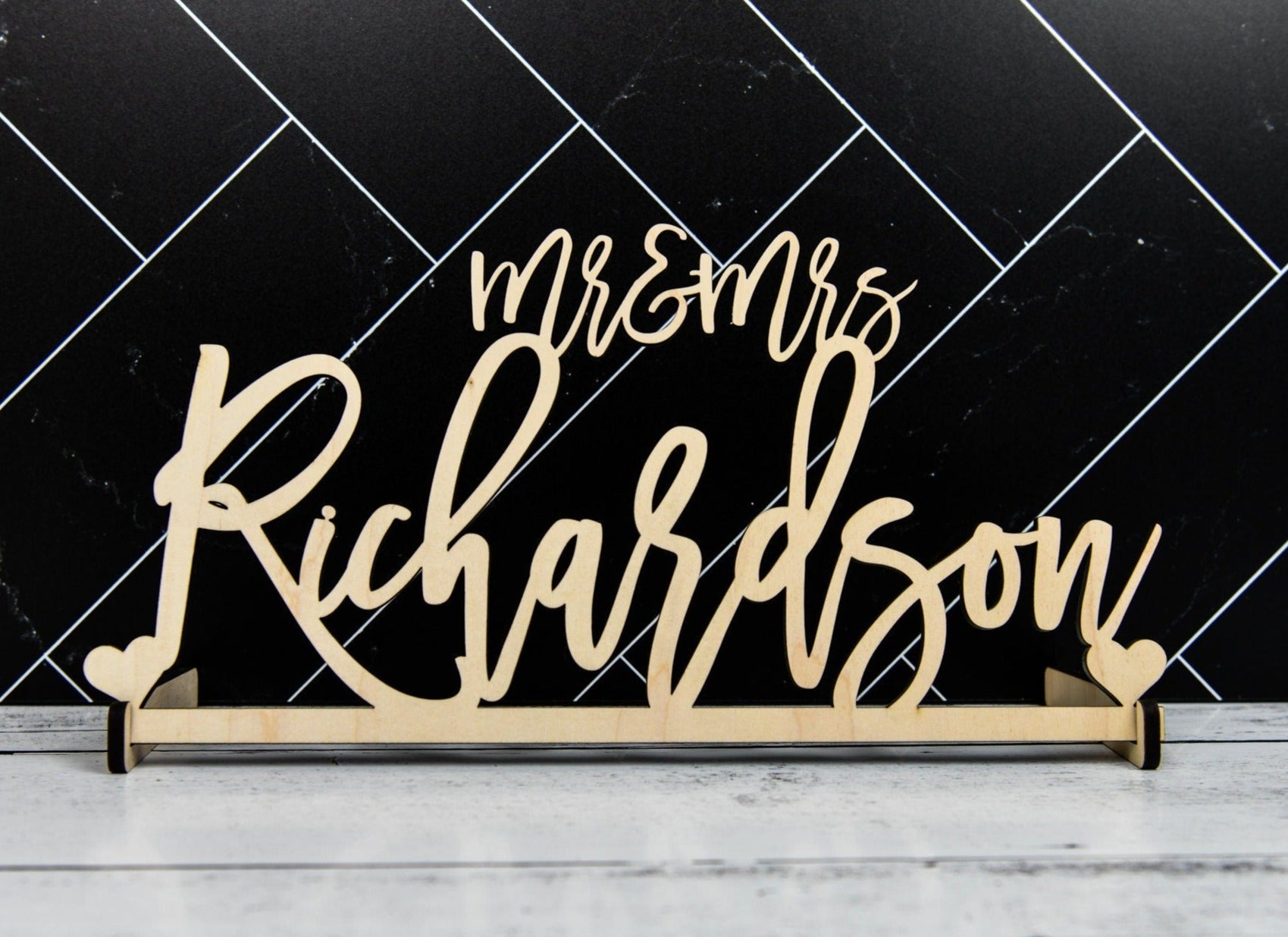 Mr & Mrs Sign, Custom Wedding Name sign, Script Mr and Mrs Surname, Personalized Last Name Sign, Sweetheart Table Sign Head Table Decor