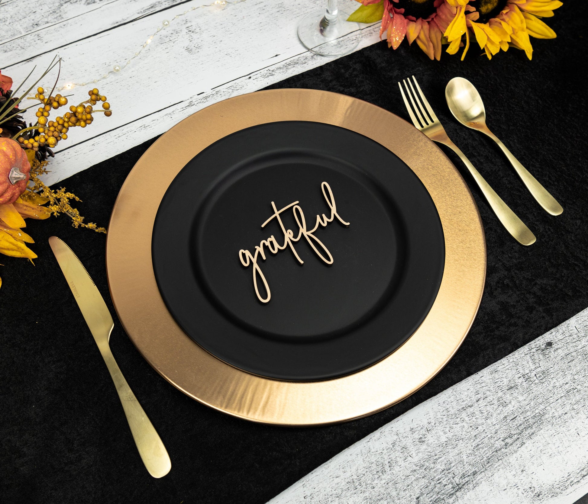 Grateful Place Cards, Thanksgiving Table Plate Settings, Grateful Wood Word, Holiday Decor, Thanksgiving Place settings, Small Grateful Sign