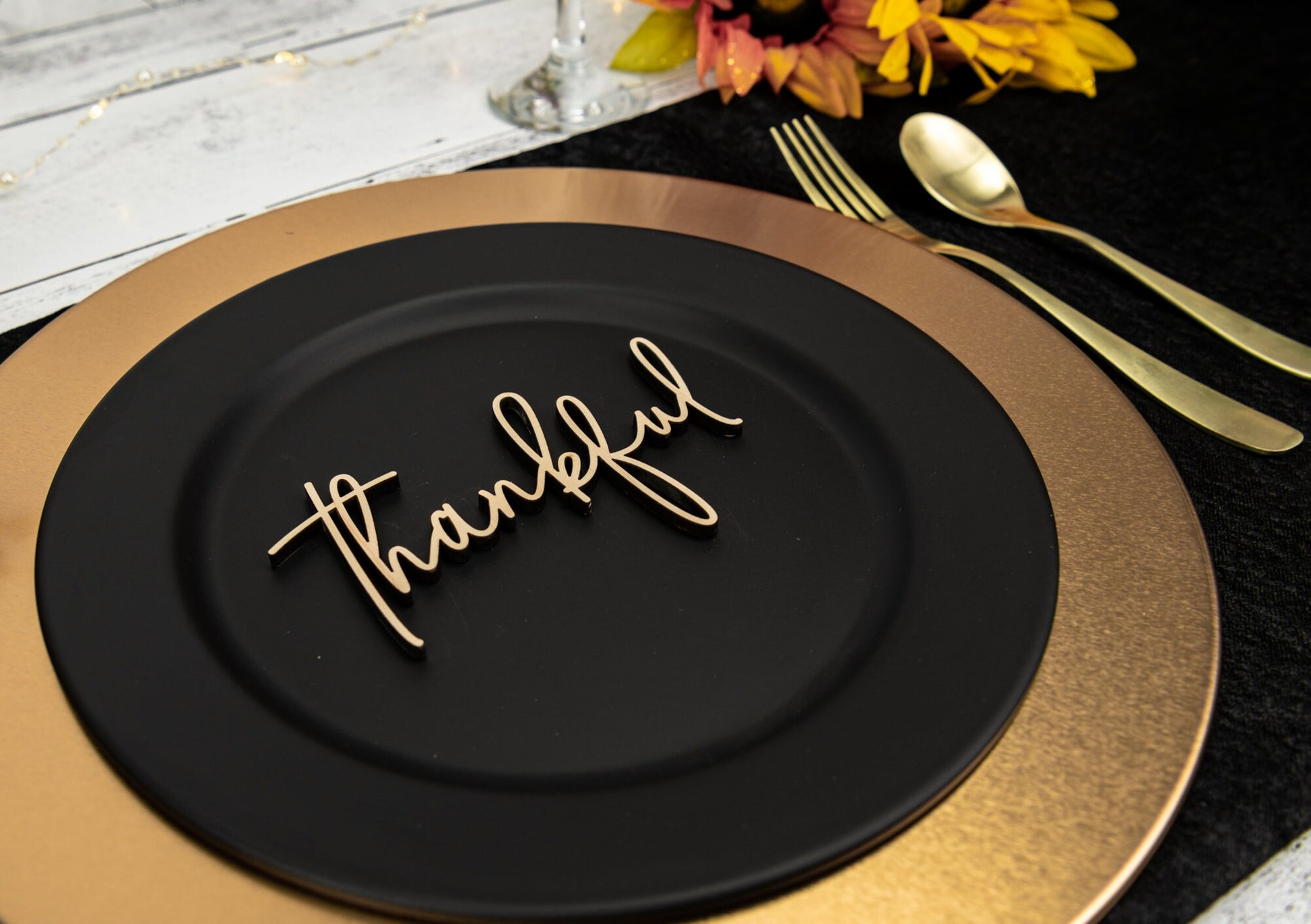 Thankful Place Cards, Thanksgiving Table Plate Settings, Thankful Wood Word, Holiday Decor, Thanksgiving Place settings, Small Thankful Sign
