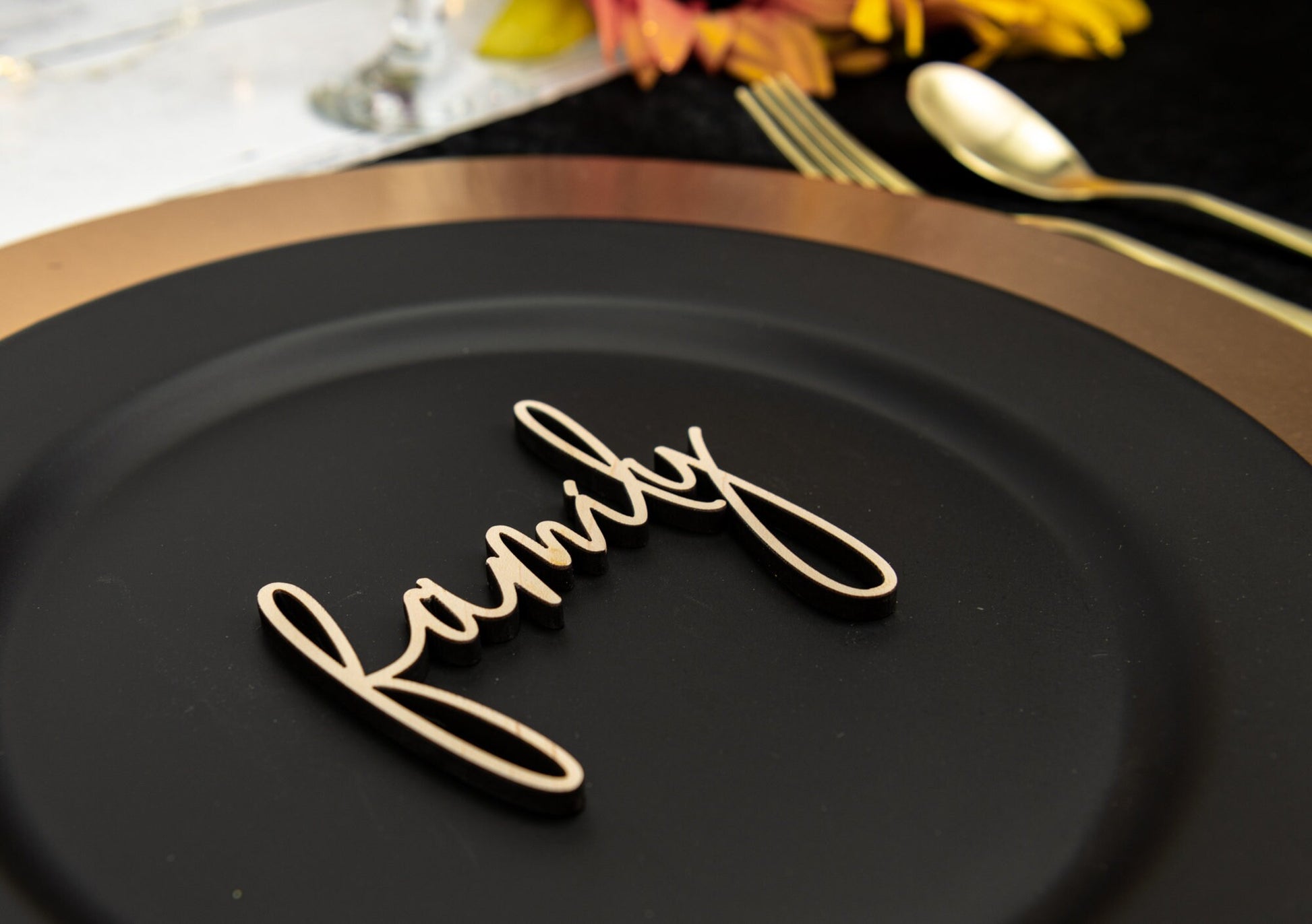 Family Place Cards, Thanksgiving Table Plate Settings, Family Wood Word, Holiday Decor, Thanksgiving Place settings, Small Thankful Sign