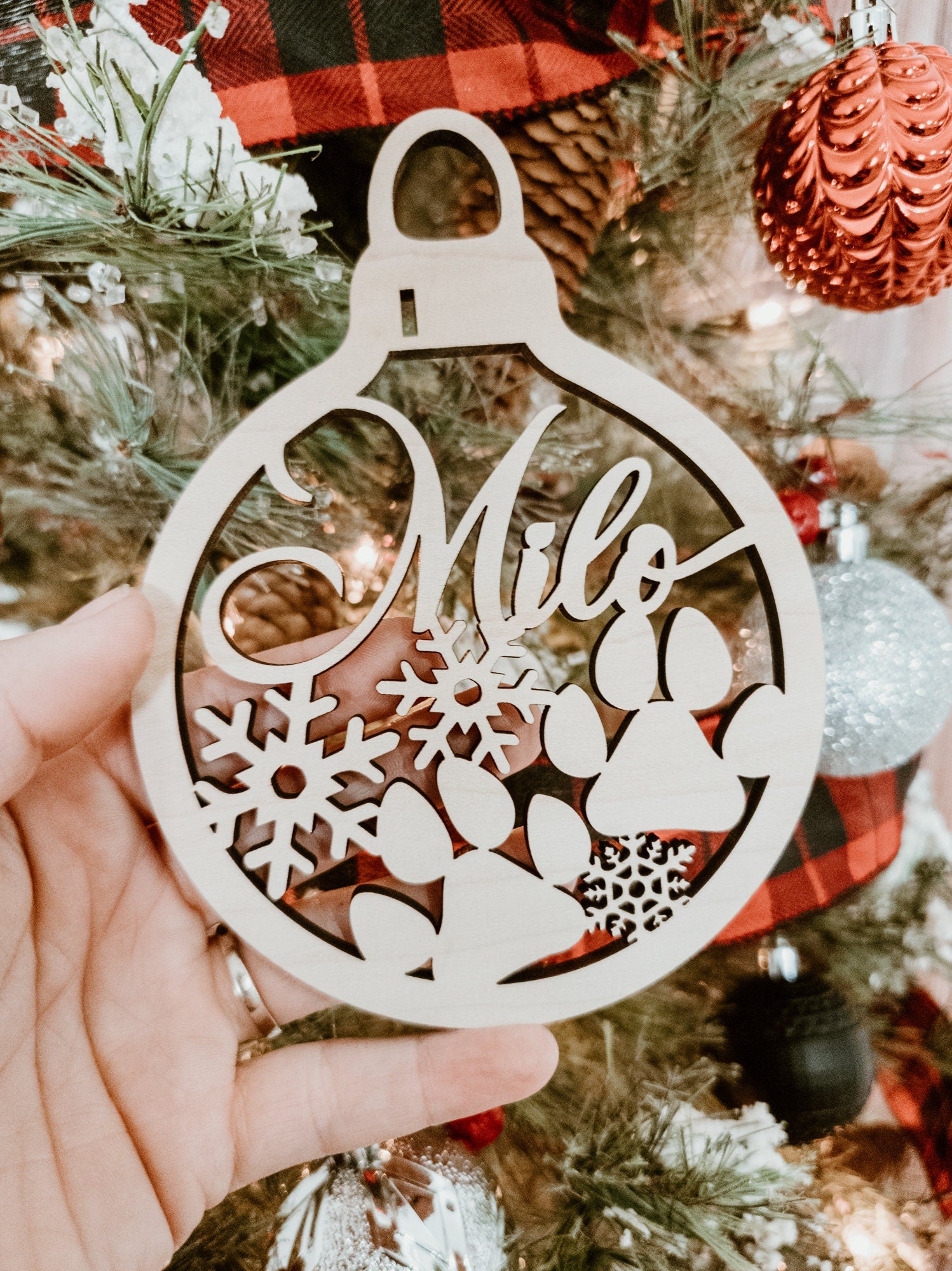 Personalized Pet Paw Print Christmas Ornament Bulb Custom Wood Dog or Cat Print xmas Tree Ornaments, Wooden Stocking Name Tags For Pet Decor