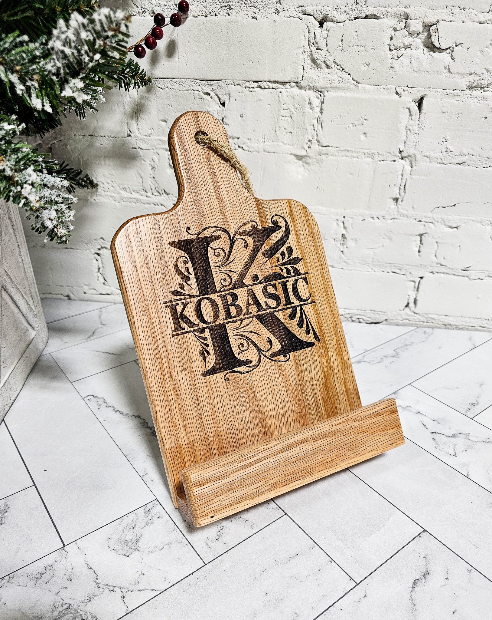 Recipe holder / Stand, Personalized Christmas Gift for Mom or Grandma, Engraved Custom Wooden Tablet stand for Kitchen Counter, Oak Wood